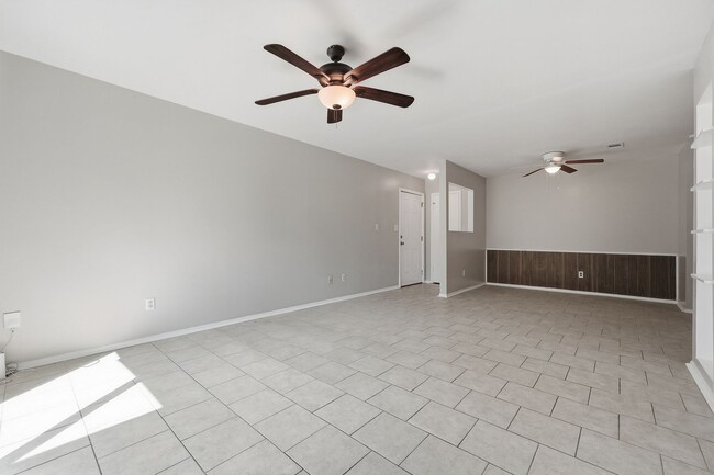 8160 Stonebrook Dr Unit B