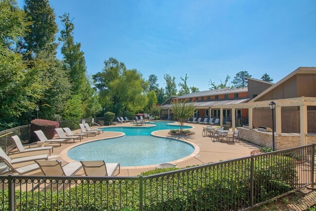 Pool_Republic-at-Sam_Houston_1300-Smither-Dr-Huntsville-TX_RPI_PJ04786_37 - Republic at Sam Houston