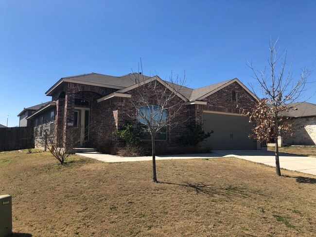 Building Photo - Beautiful 3/2 Single Story Home in New Bra...