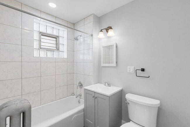 Photo - 3222 W Grace St