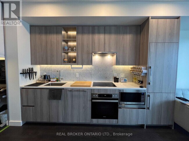 Photo - 85 McMahon Dr Unit 1008