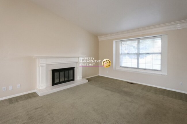 Photo - Spacious 4 Bedroom Murray Home