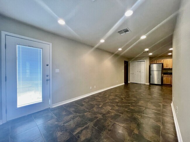 Photo - Walk to campus! Walk downtown! Fenced yard! Flat Rate Utilities!