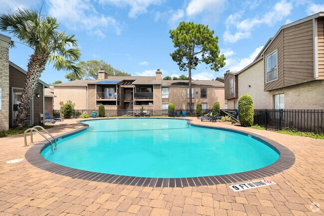 Pool - Estates at Westchase