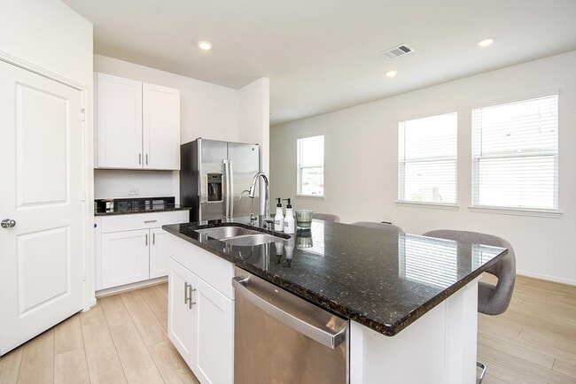 Photo - 18006 Whitetail Run Ln