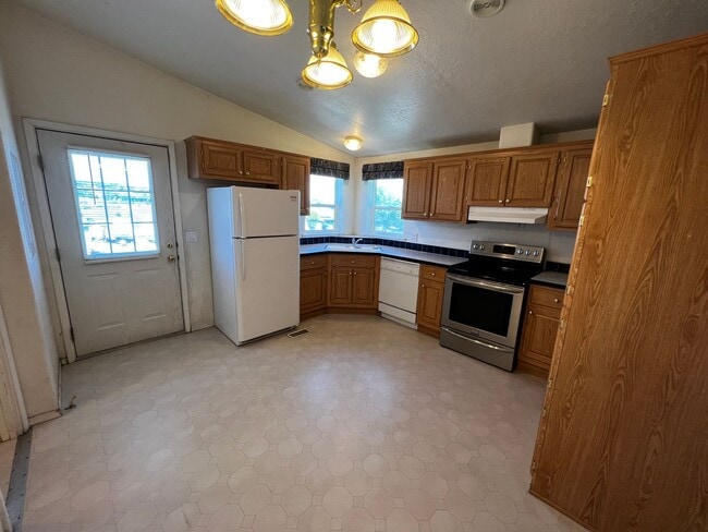 Photo - 3040 SW River View Dr