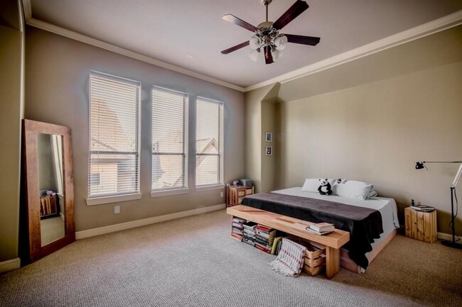 Photo - 2821 Sherwin St