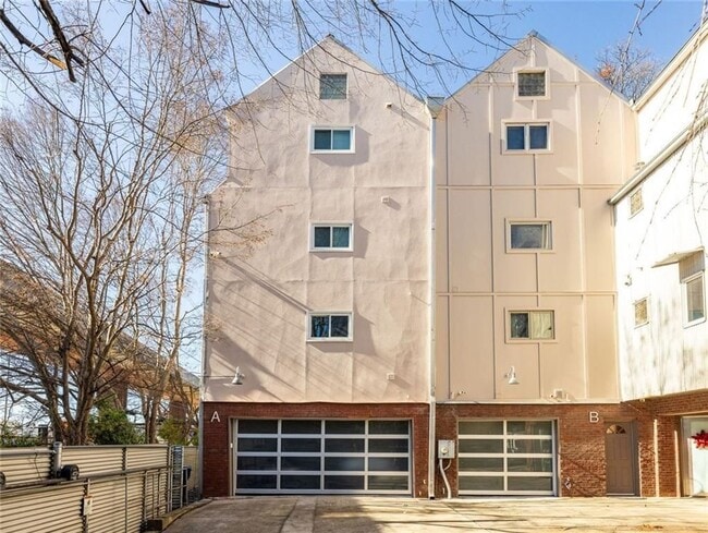 Photo - 5 Krog St NE