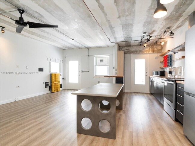 Building Photo - 1545 Euclid Ave Unit 4J Rental