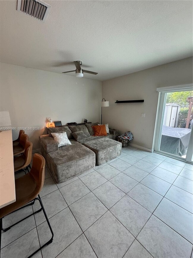 Photo - 1009 NW 4th Ter