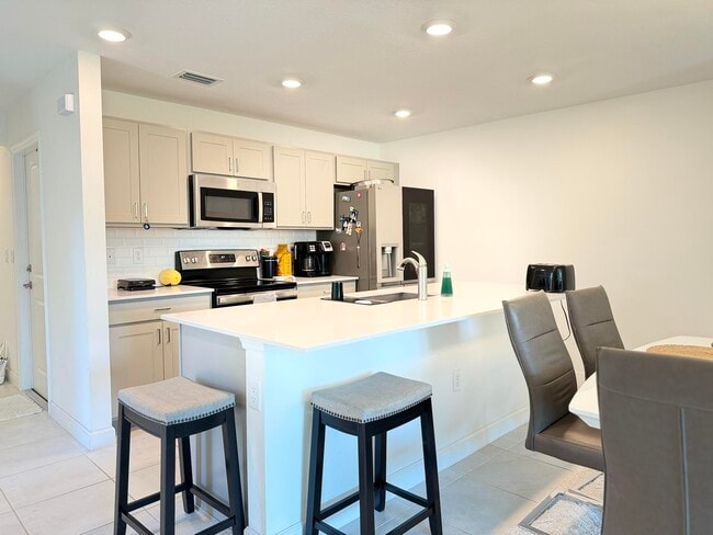 Photo - 6794 Broadwater Ln