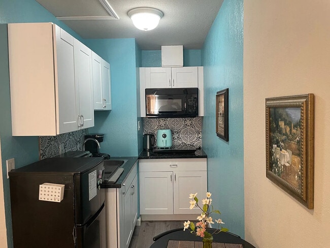 Photo - 3275 Parkhaven Dr