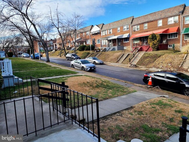 Photo - 4715 Dartford Ave