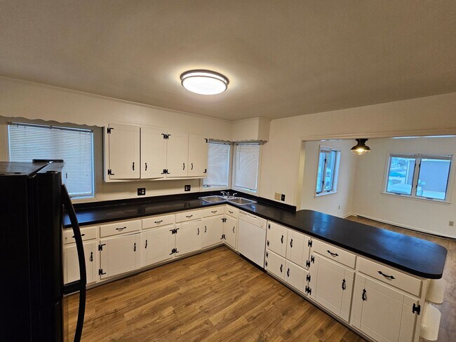 Photo - 616 N Washington St