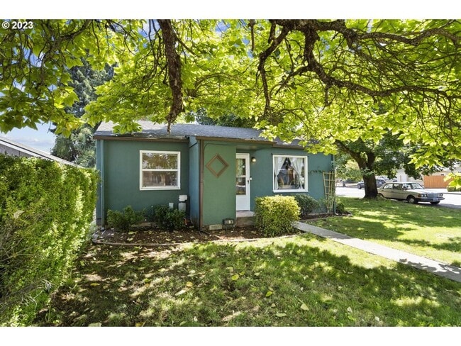 Photo - 3Bd/1Ba Mid Century Home In Canby~ A/C, 2 Additional Storage, and Spacious Yard!!!