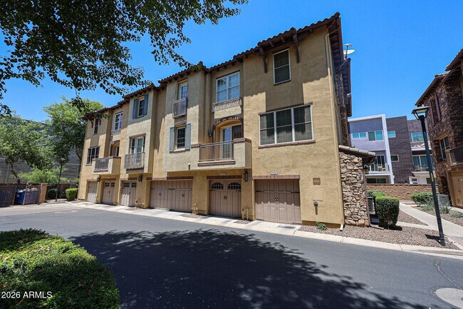 Photo - 2434 E Roma Ave