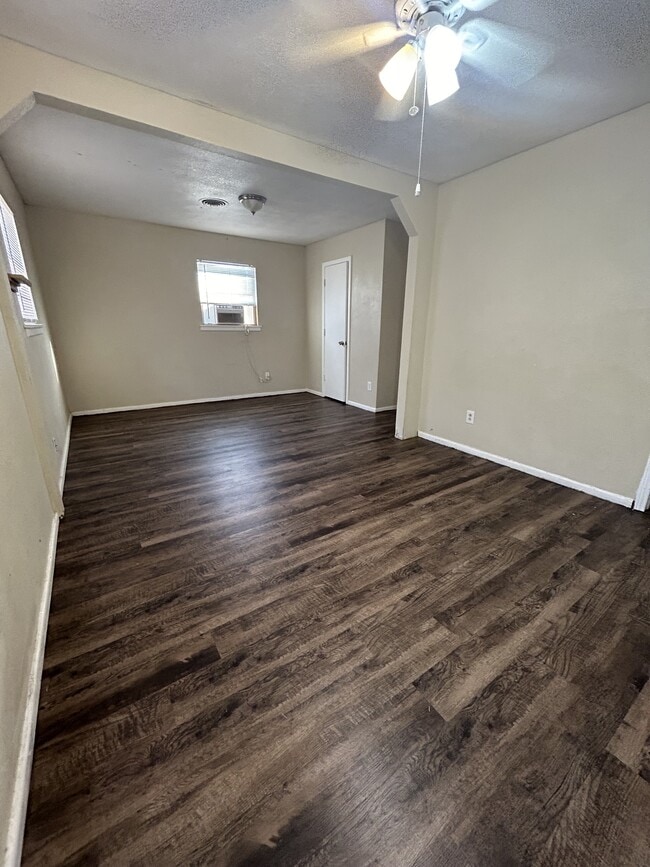 Photo - 3305 E Cornell St