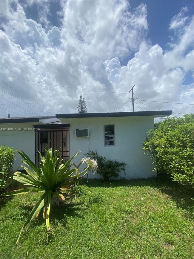 Photo - 15130 Tyler St Unit Back