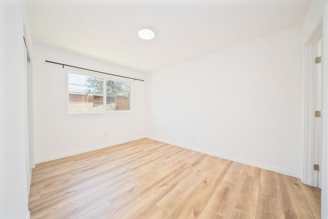 Photo - 349 E Newman Ave Unidad B