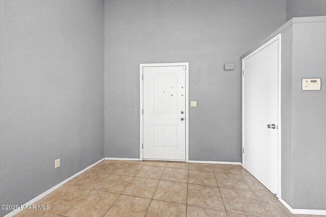 2525 N Alvernon Way Unit F6