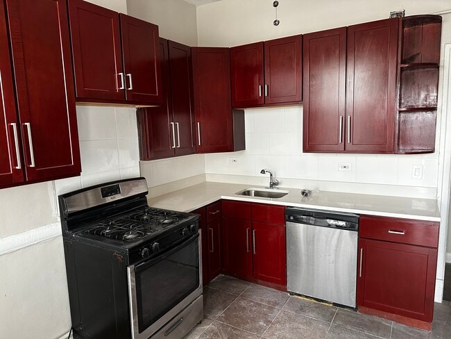 Unit 3 Kitchen Kitchen - 4733 S Prairie Ave Unit 1-1st Floor