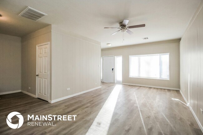 Photo - 1813 Ronald St