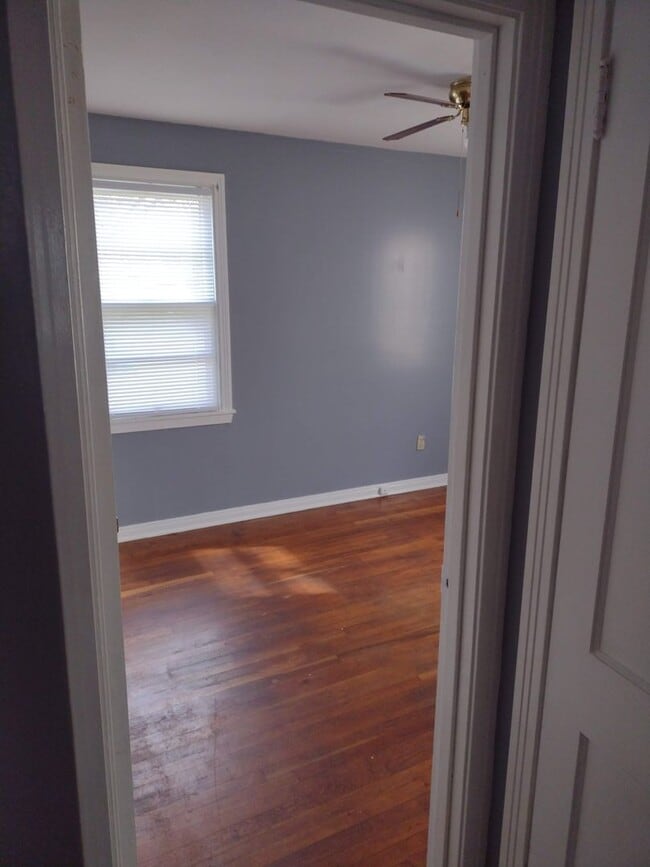 Photo - 225 McKibbon St