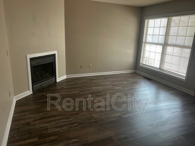 Photo - 141 Cloverdale St