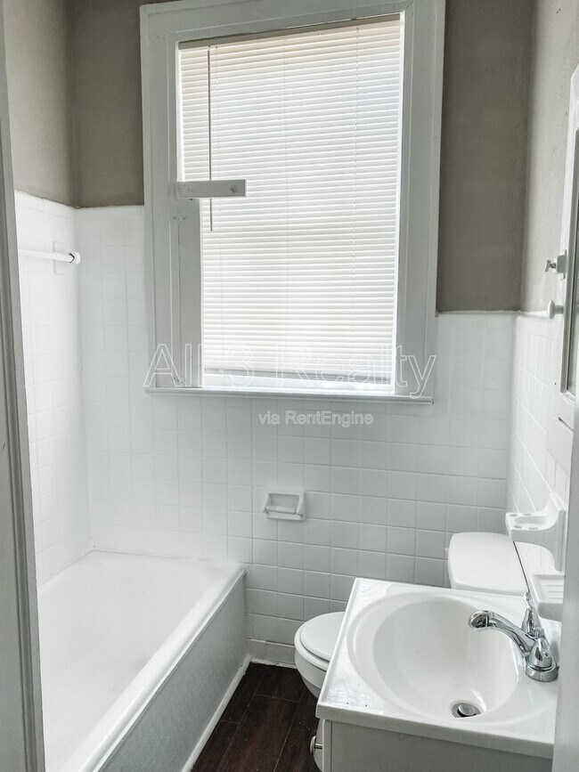 Photo - 2243 Madison Ave Unidad Apartment B
