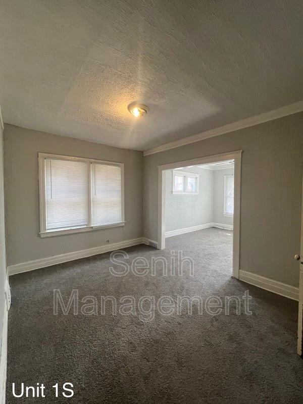 Photo - 3980 Helen St