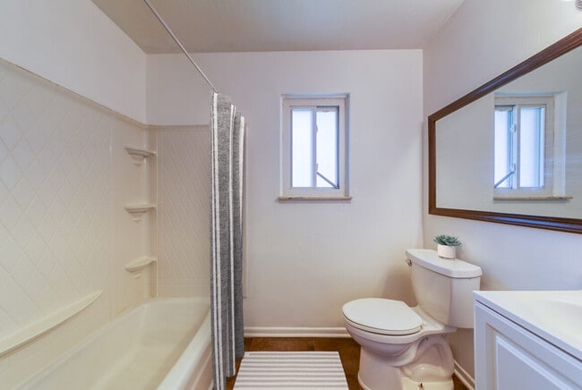 Baño - 6317 Grovenburg Rd Unidad Upper