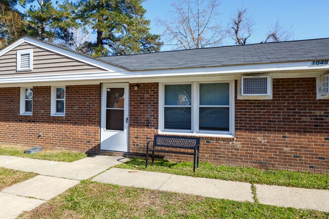 Photo - 1049 Rulnick St