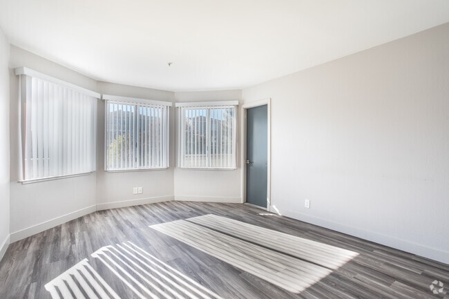2BR, 2BA - Verissimo