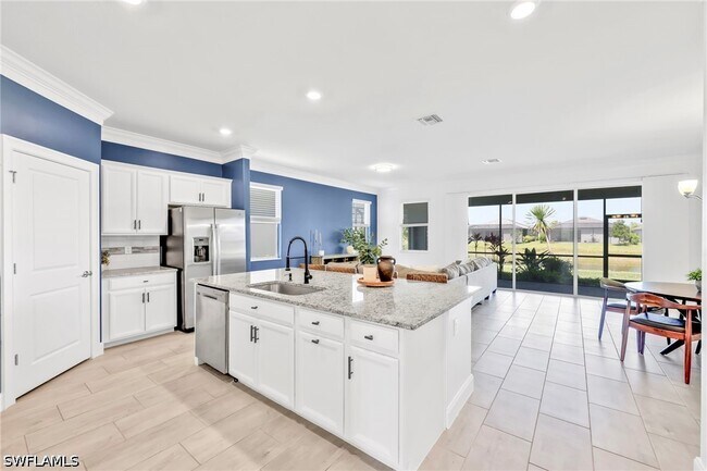 Photo - 2127 Hamlin St