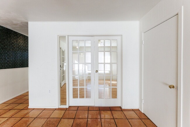 Photo - Spacious 4 bed 3 bath home!