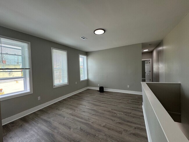 Photo - 1825 River Ave Unit Apt 2