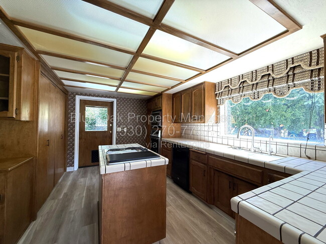 2040 Humboldt Rd
