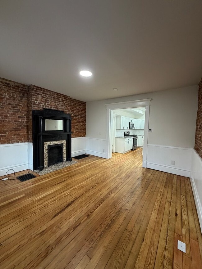 Photo - 415 Hanford St