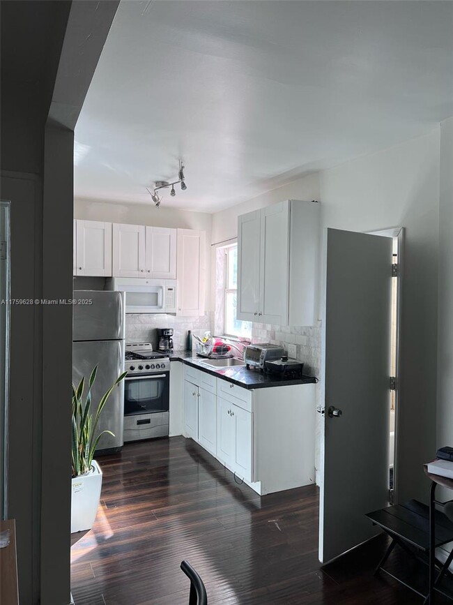 Photo - 642 Michigan Ave Unidad 21 Rental