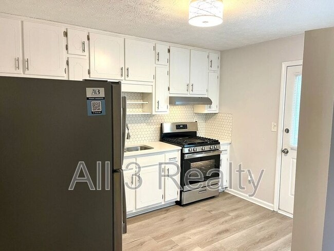 Photo - 295 Rogers St