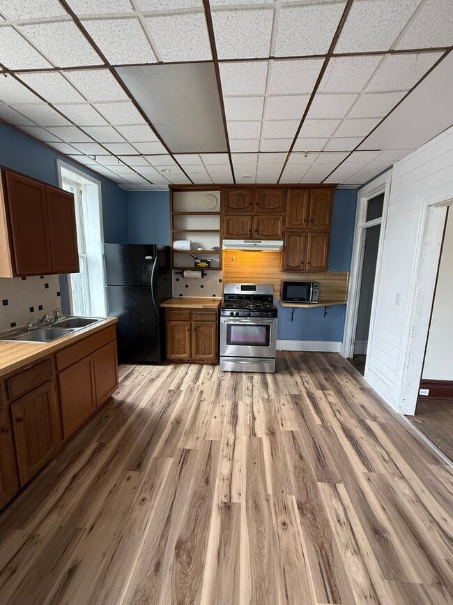 Photo - 49 W Commerce St