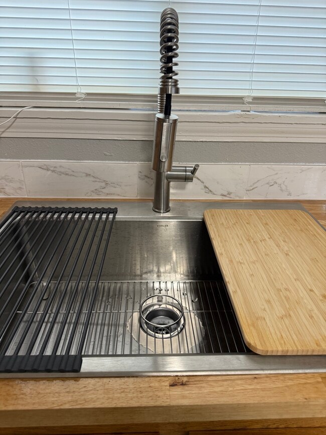 Kitchen sink - 5623 SE 84th Ave