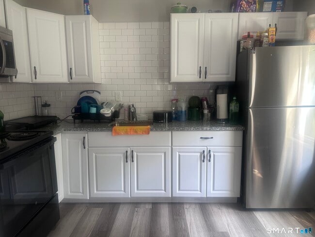 Photo - 205 Forbes St