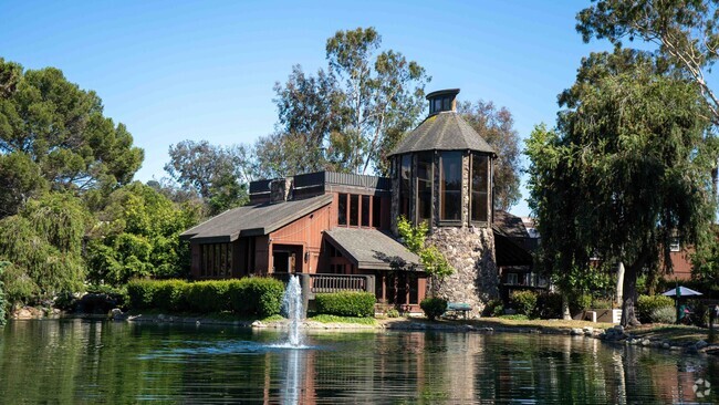 Building Photo - A Scenic Culver City Rental