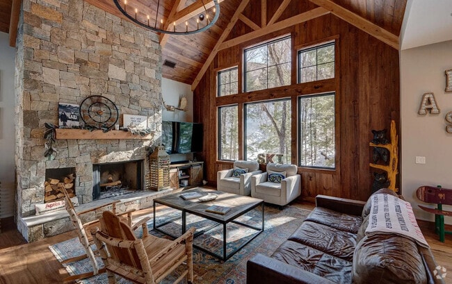 Building Photo - 179 S Peak Rd Rental