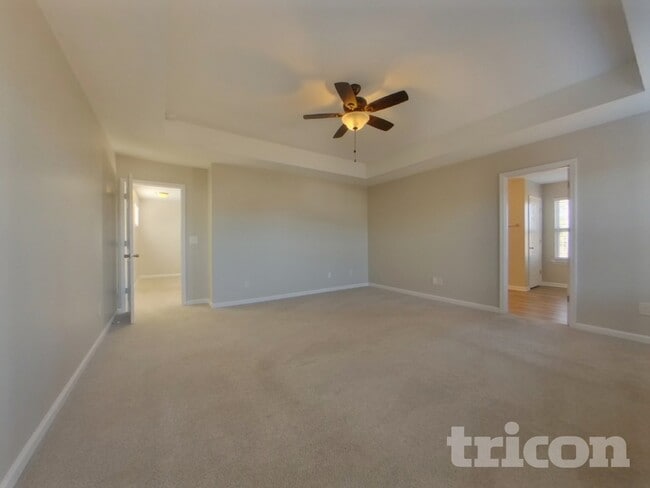 Photo - 260 Bonhomme Cir