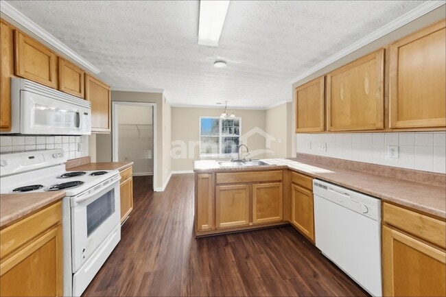 305 Kings Way