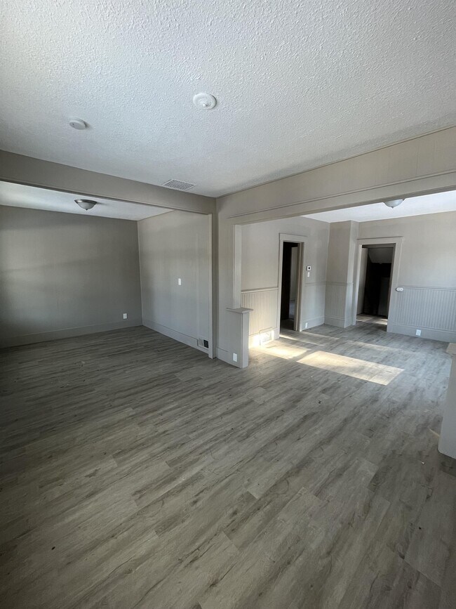 Photo - 4331 11th St