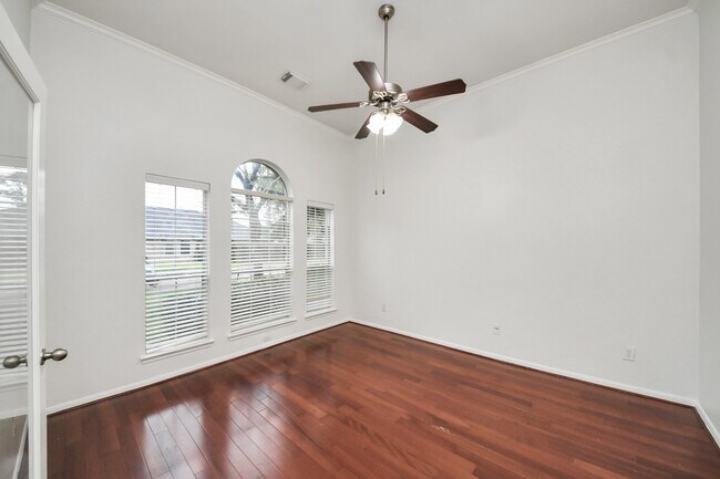 Photo - 2412 Appian Way