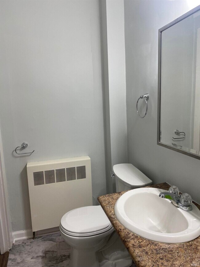 Photo - 1328 Sinclair St